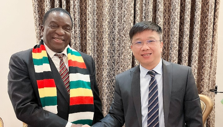 津巴布韦总统亲切会见永乐高ylg资源集团董事长王平卫