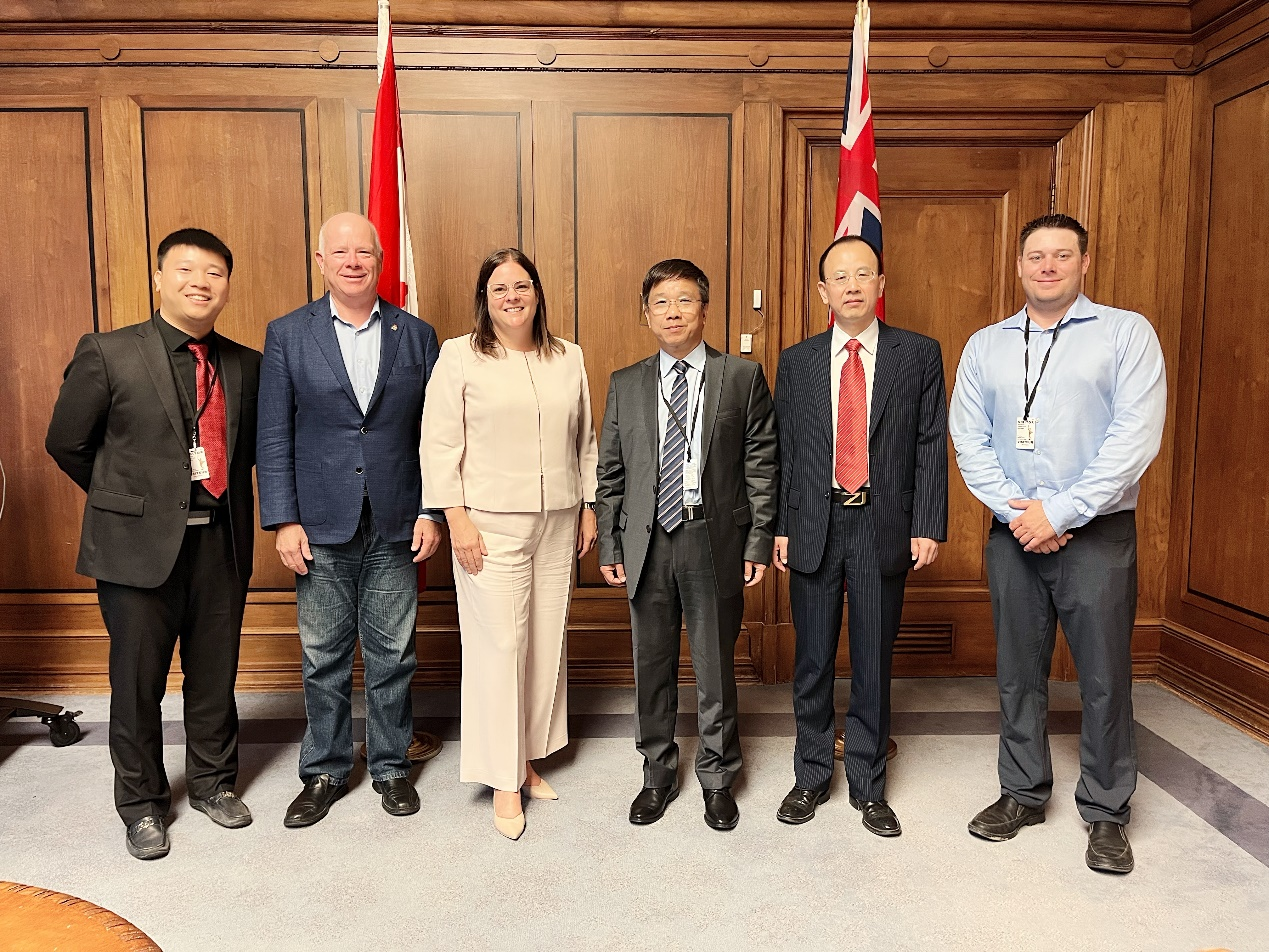 永乐高ylg资源集团董事长王平卫拜会加拿大曼尼托巴省省长